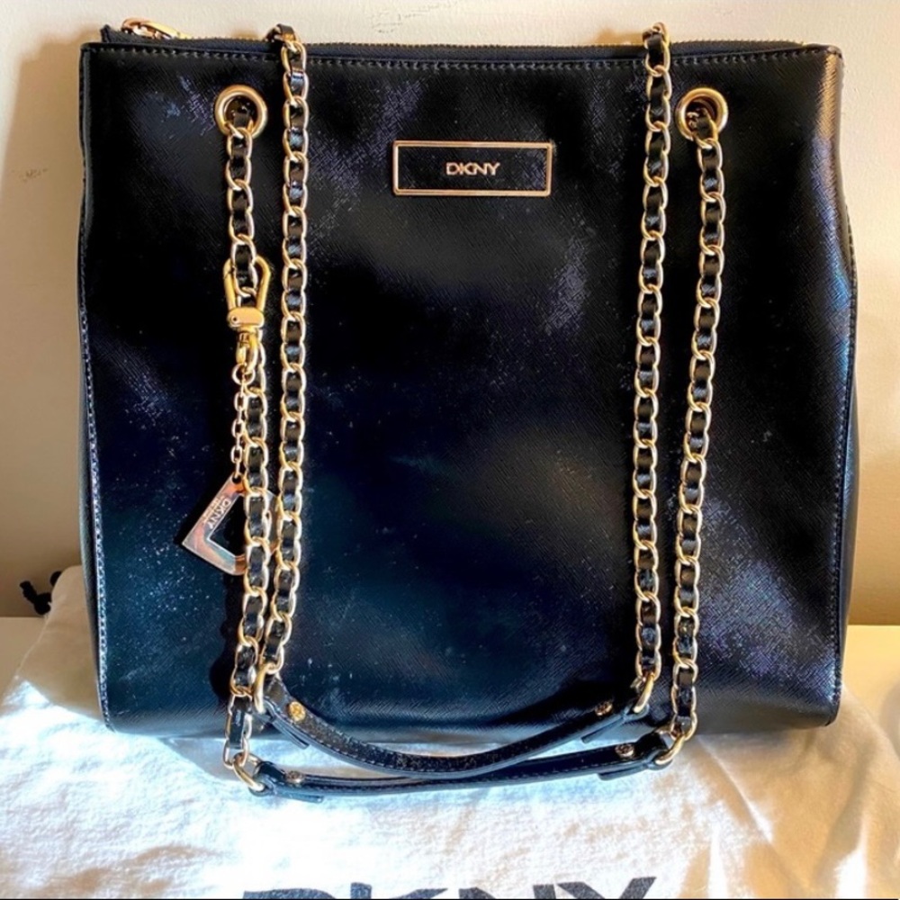 👛Beautiful leather👛 DKNY chain link purse